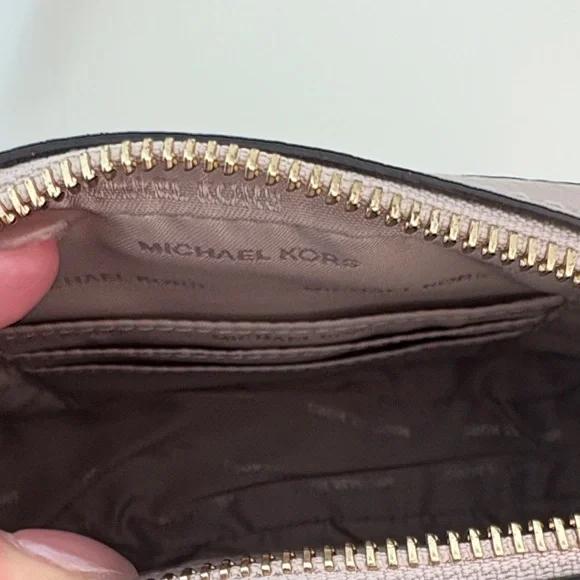 Michael Kors Cream Crossbody Bag - Picture 6 of 9